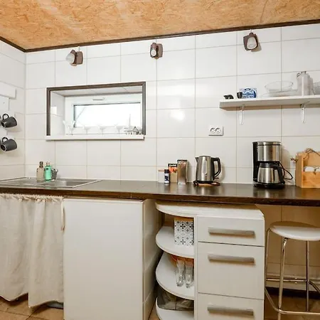 Hébergement de vacances House And Sauna House With Garden In The City