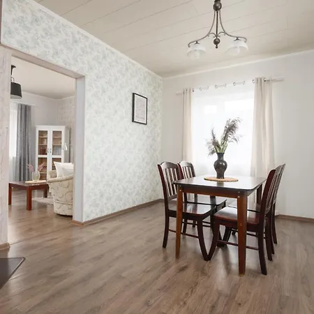 House And Sauna House With Garden In The City Hébergement de vacances Pärnu