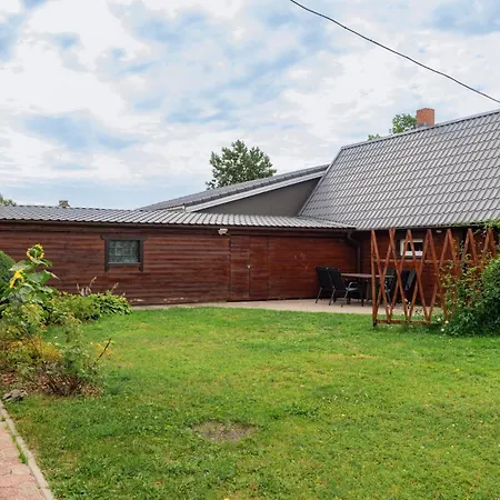 Hébergement de vacances House And Sauna House With Garden In The City *